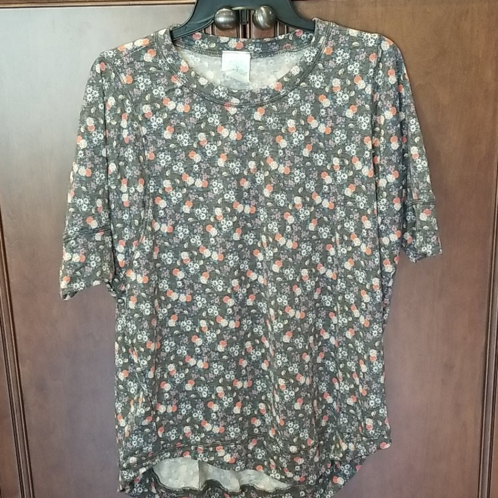 NWOT Freeloader FLoral Top Soft Great for Fall